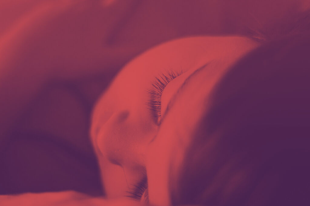 Besser schlafen mit Lachyoga stärkt die 4 Säulen der Gesundheit